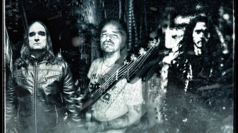 Desde Grecia,  Distorted Reflection y su video lyric Gates Of Paranoia